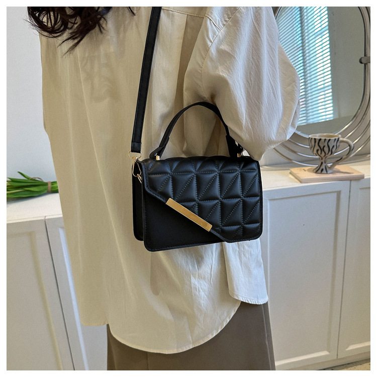 Free Shipping Trendy Quilted Texture Bag For Designer Women 2025 New Fashionable Handbag Small Square Bag Shopping Bag Chain Shoulder Crossbody Bag