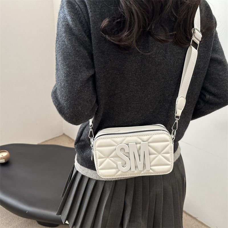 Fashionable Indentation Letter Commuting Bag Wide Shoulder Strap Fashionable Handbag Printed Personalized Designer Shoulder Bag Feminine Crossbody Bag