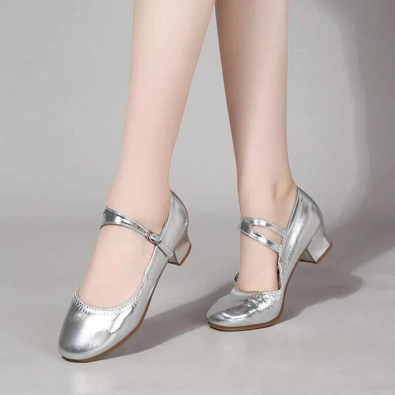 Arrival Womens Dance Shoes Double Climbing Square Dance Shoes Soft Bottom Four Seasons Dance Shoes Teacher Practice Shoes 250528