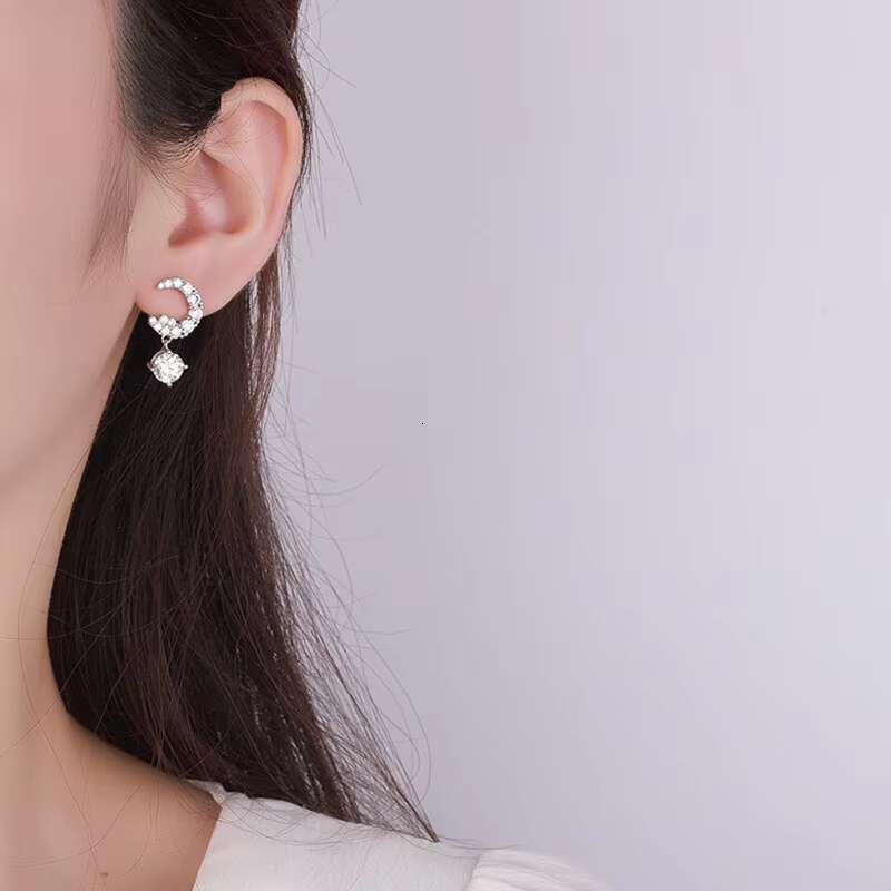 Fine Jewelry S925 Sterling Silver Inlay 1Ct Moissanite Drop Dangle Earrings Light Luxury Crescent Moon Stud Earrings