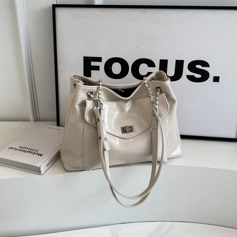 Free Shipping Designer's New Single Shoulder Large Bag For Women 2025 Fashion Silver Armpit Bag Versatile For Class Commuting Crossbody Bag