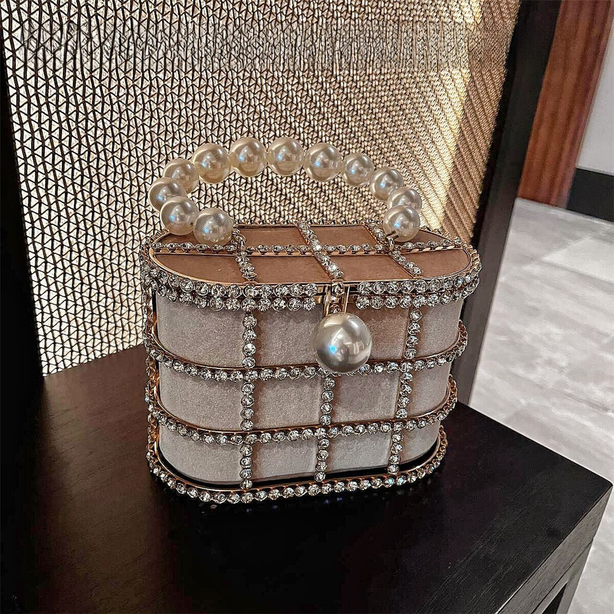 Top quality Brand High Quality New Style New Retro Shiny Birdcage Pearl Diamond Bag Evening Metal Basket Bucket Handheld Crossbody Bag New Free Delive