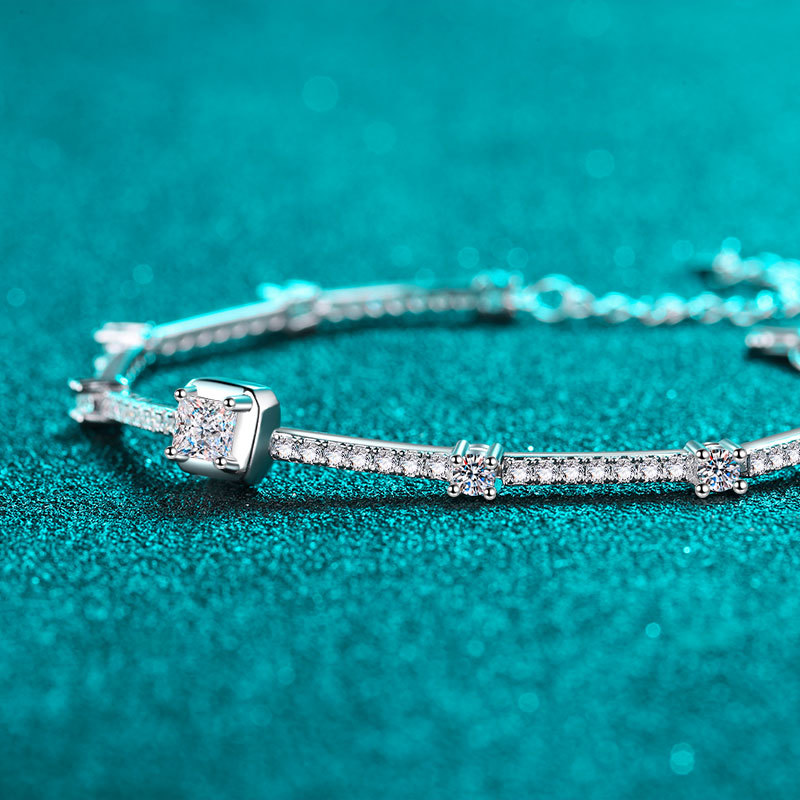 925 Sterling Silver Moissanite Square Bracelet for Women, Vintage Minimalist Design, Adjustable Chain, Perfect Elegant Gift for Girlfriend