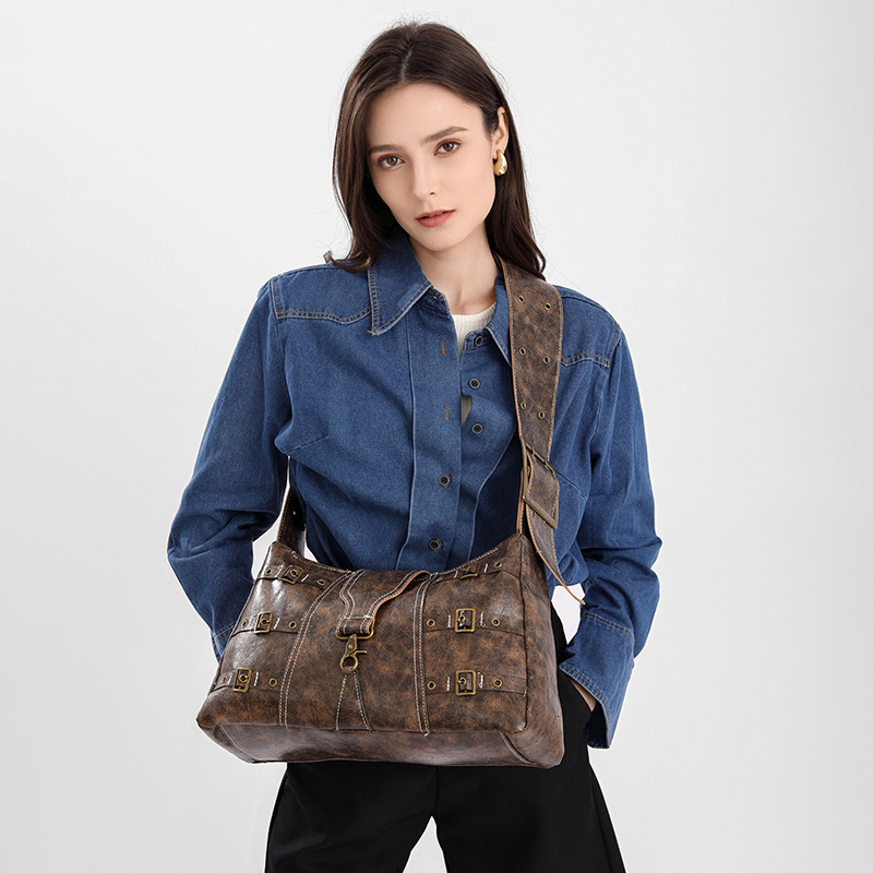 designer Vintage Large Capacity Heavy Metal Punk Style Distressed High-end 2025 New Wide Shoulder Strap Single Shoulder Handbag Tote Bag