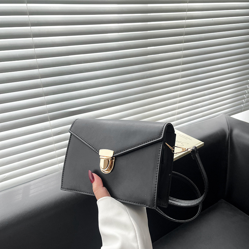 Free Shipping Designer 2025 Early Autumn New Style Temperament Casual Women's Single Shoulder Crossbody Small Square Bag For Women