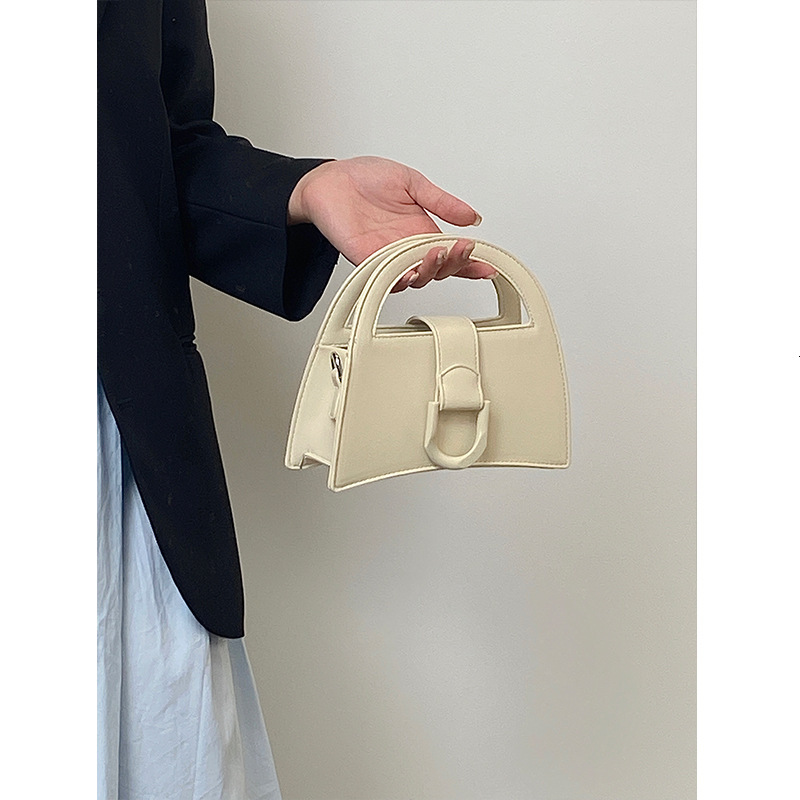 designer Niche Design New Women's Bag Curved High-Quality Texture Handbag Fashion Versatile Shoulder Crossbody Small Round Bag Trendy