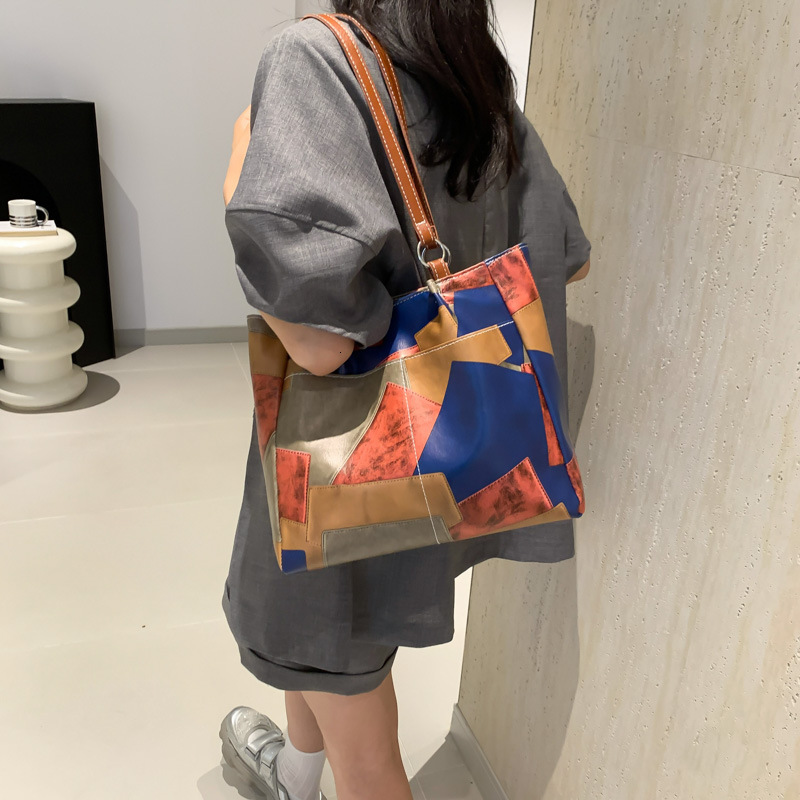 Personalized Large Capacity Sticker Handbag Free Shipping Color Blocked Women's Commuting Bag Shopping Bag Designer Bag Armpit Shoulder Bag