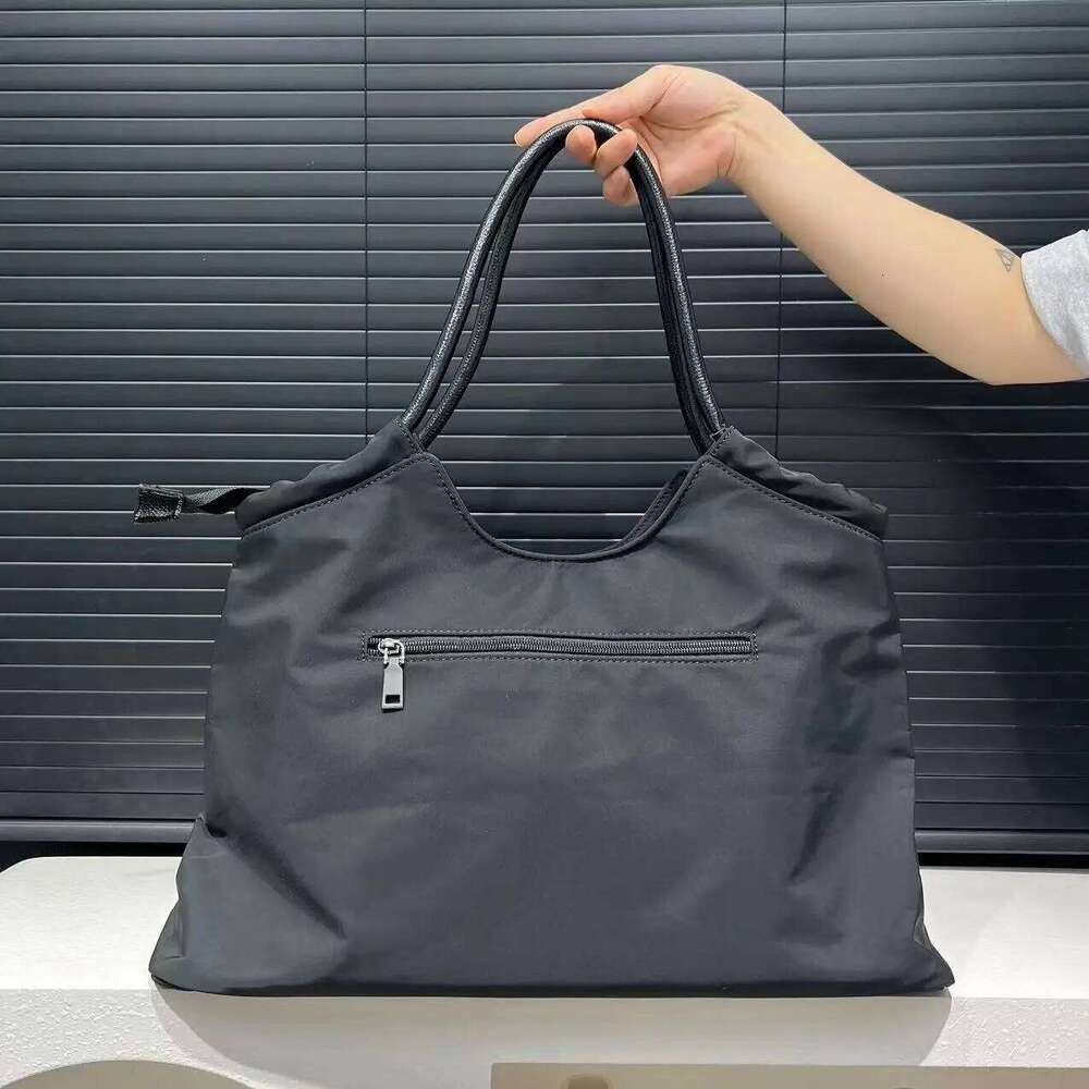 Women's Fashion Tote Soft Leather Lightweight Travel Large Capacity Elegant Full Dia Shoulder Crossbody Bag