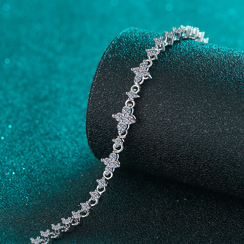 925 Sterling Silver Moissanite Bracelet for Women, Elegant and Sparkling Silver Jewelry, Adjustable, Perfect Gift for Special Occasions