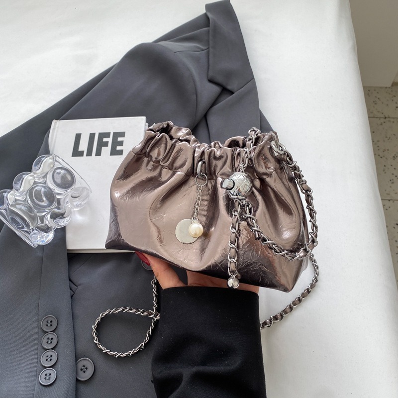 designer 2025 New Women's Niche Luxury Pleated Cloud Bag Chain Crossbody Bag Fashion Versatile Shoulder Bucket Bag