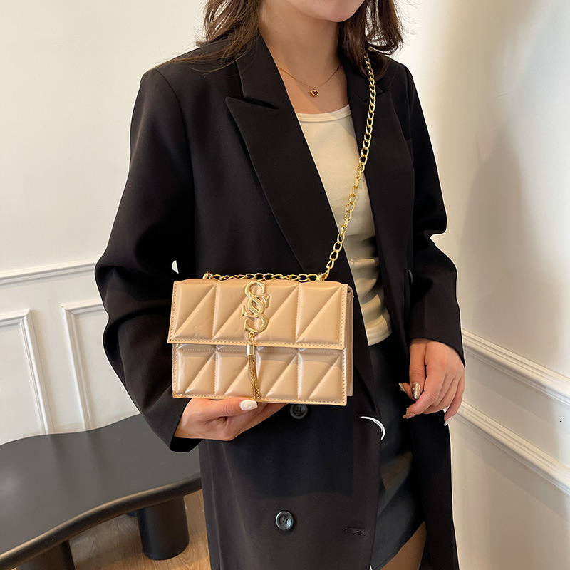 Free Shipping Designer Casual Retro Small Square Bag Niche Trend Crossbody Bag 2025 New Bag Womens Chain Simple Shoulder Bag, Women's Bag