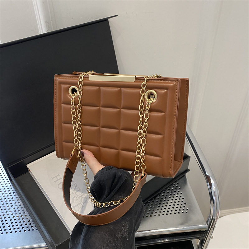 Free Shipping Designer Bag 2025 New Chain Diamond Grid Trendy Texture Fashionable Versatile Womens Shoulder Crossbody Bag