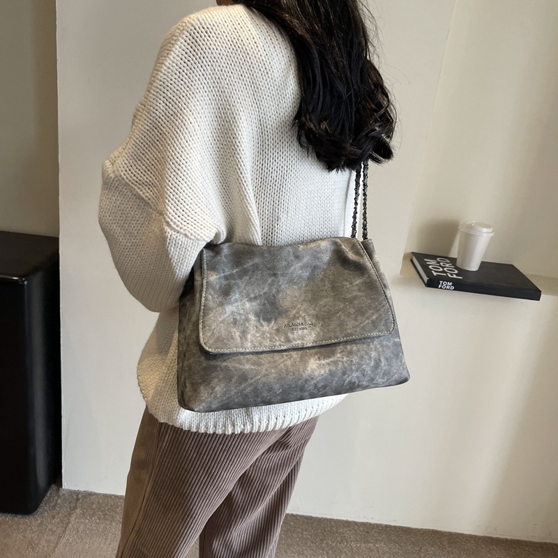 Vintage Fashion Shopping Handbag Versatile Bag For Designer Women New Winter Commuter Crossbody Free Shipping Small Square Bag High-end Chain Shoulder