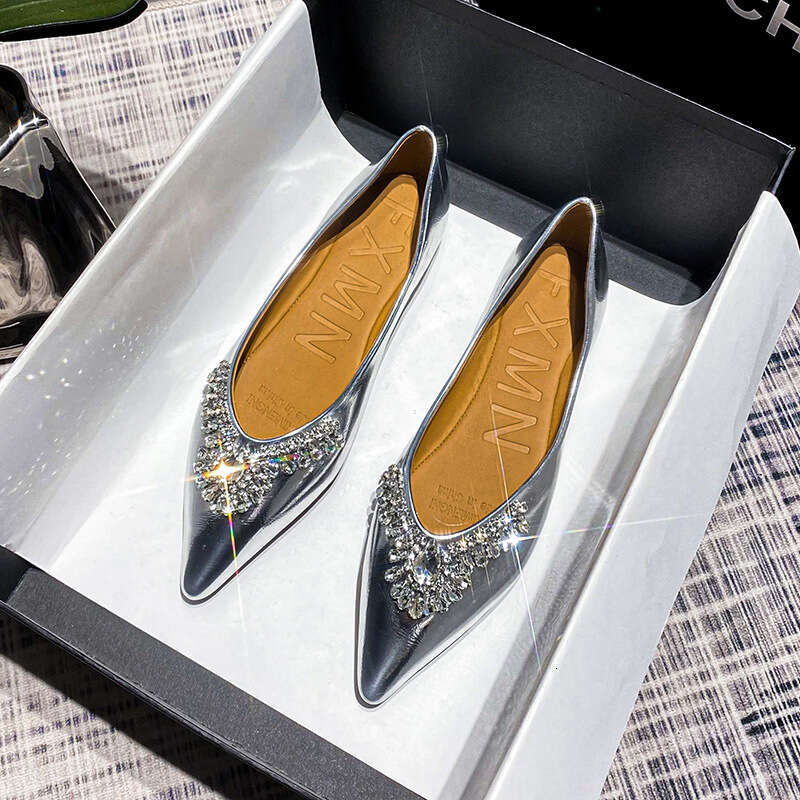Pointed Toe Silver Shallow Mouth Flat Shoes for Women 2024 New Spring Large Size Elegant Soft Sole Rhinestone Loafers