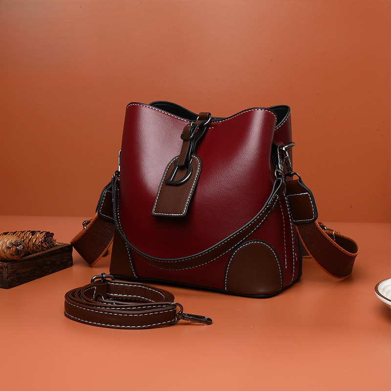 Top brand high-quality new free designer bag luxurious high-quality texture bucket bag 2025 new retro fashion shoulder crossbody bag brand new free de