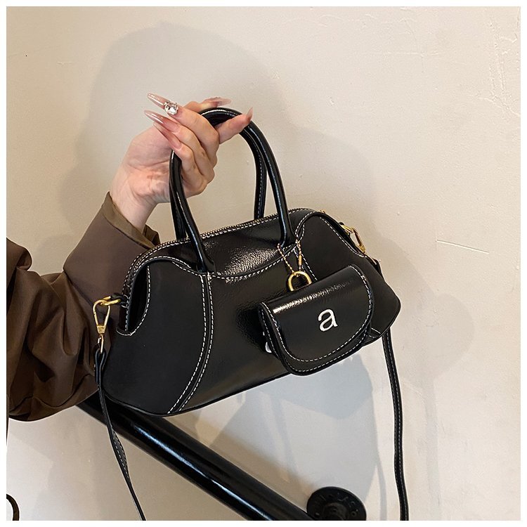 2025 Autumn Winter New Simple Shoulder Designer Bag Korean Style Niche Free Shipping Shopping Bag Trendy Women's Handbag Fashion Pillow Bag