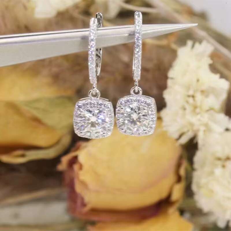 Hip Hop Moissanite Earrings 925 Sterling Silver 14k 18k White Gold Moissanite 18k Gold Plated Ladies Hoop Earrings