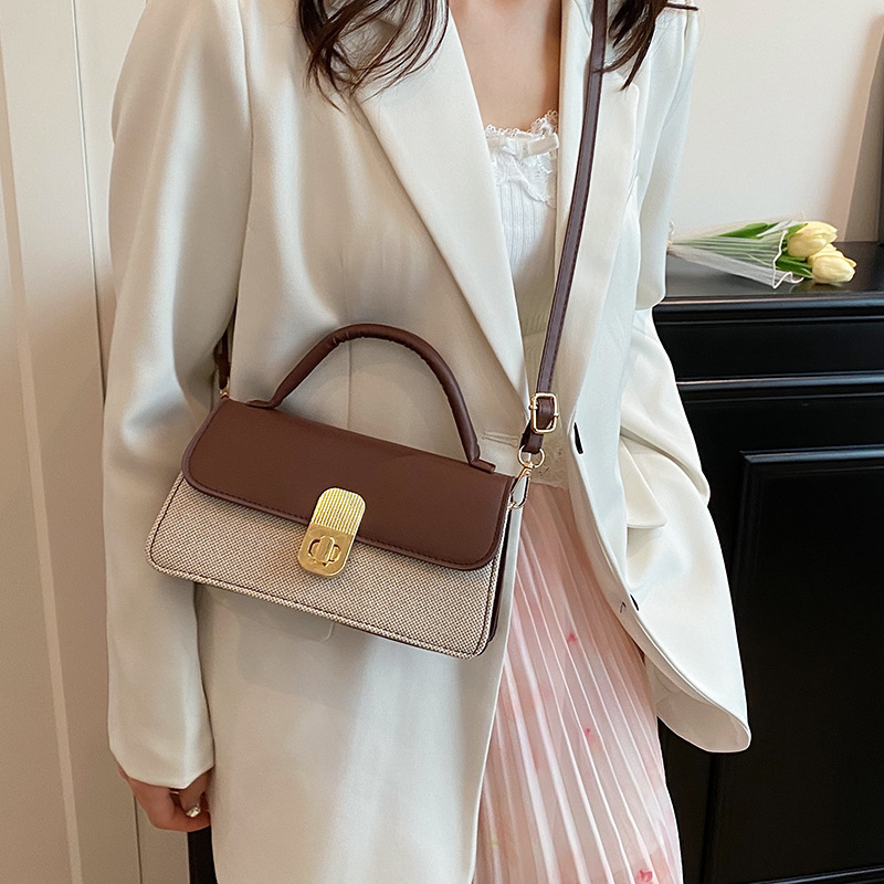 Trendy And Stylish Women's Bag 2025 New Commuter Shopping Bag Fashion Versatile Crossbody Color Block Free Shipping Designer Underarm Small Squar
