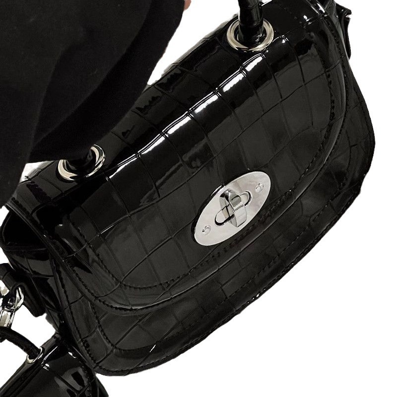 designer High-End Fashion Handbag Texture Niche Crossbody Bag for Women New Korean Style Fashion Single Shoulder Handbag Saddle Bag