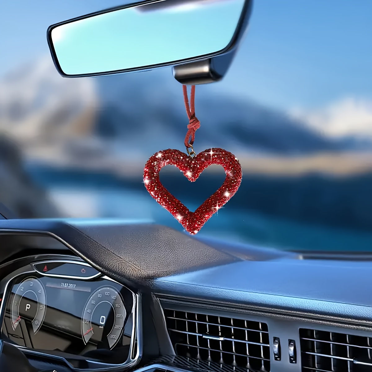 Love pendant Couple Diamond Encrusted Heart Shaped Car Pendants, Cute and Girlish Rearview Mirror Decorations, Shiny Car Parts,Romantic Car Decoration