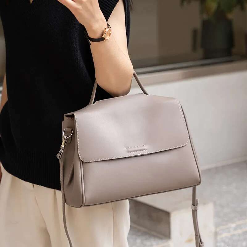 France Niche Design 2024 Women Handbag Split Cow Leather High Capacity Crossbody Shoulder Bags Solid Color Shopper Tote Grey