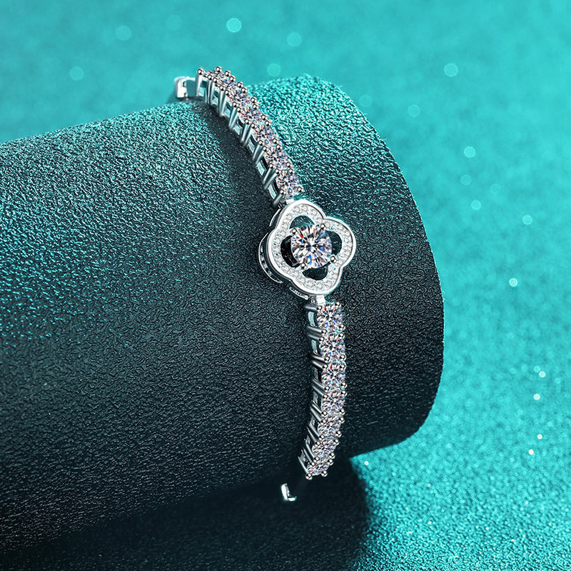 925 Sterling Silver Moissanite Four-Leaf Clover Bracelet with CZ Crystals, Adjustable Chain, Elegant and Timeless Jewelry for Women