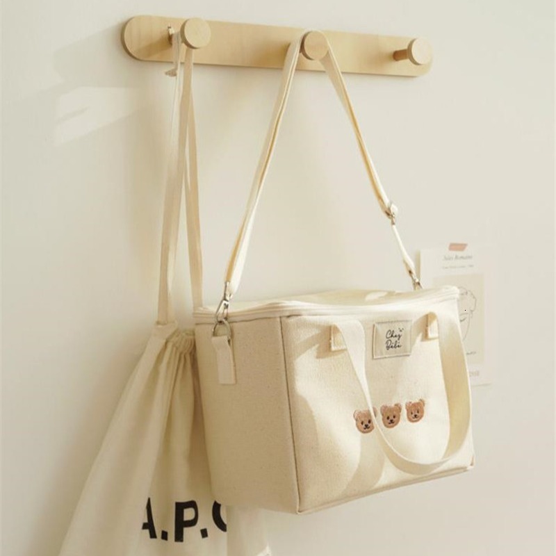 designer Korean Style INS Embroidered Bear Insulated Lunch Box Mommy Bag Multifunctional Fashionable Baby Bag Outdoor Crossbody Mommy Bag