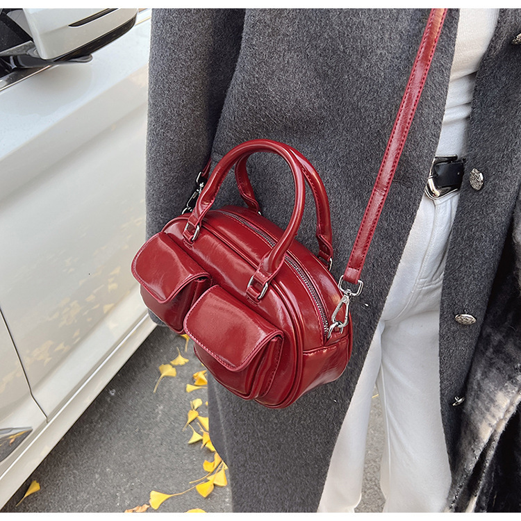 designer Versatile Niche Underarm 2025 Ins Fashion Tote Bag Autumn Winter Large Capacity Commuter Bag Women Korean Version Cross-border