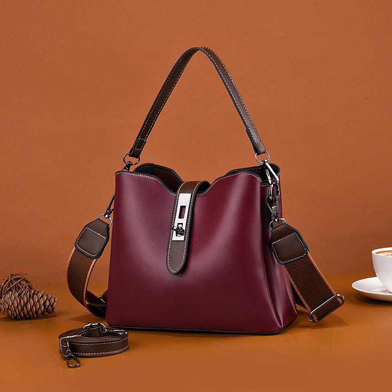 High quality brand new free designer bag high-end soft leather bucket bag 2025 new multi-layer fashionable single shoulder crossbody bag brand new fre