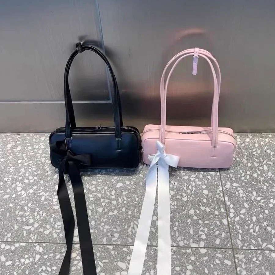 designer 2025 New High-End Fashion Trend Underarm Baguette Bag Same Style Niche Korean Design Fashion Pillow Bag