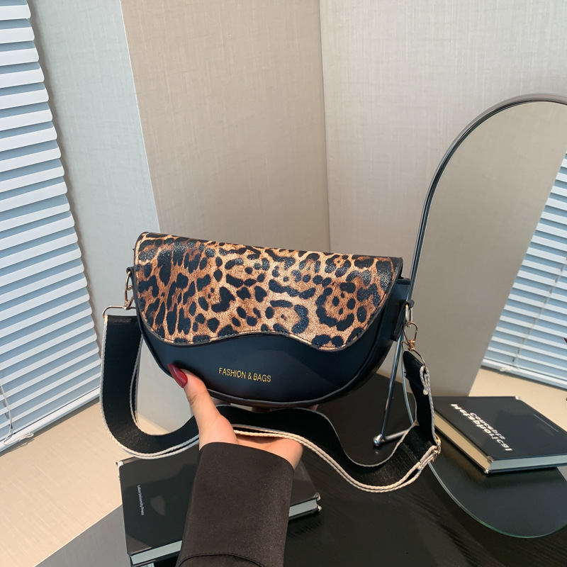 Korean Leopard Print Designer Saddle Bag Personalized Contrasting Color Women's Bag New Fashionable Underarm Shoulder Bag Crossbody Bag Free Ship