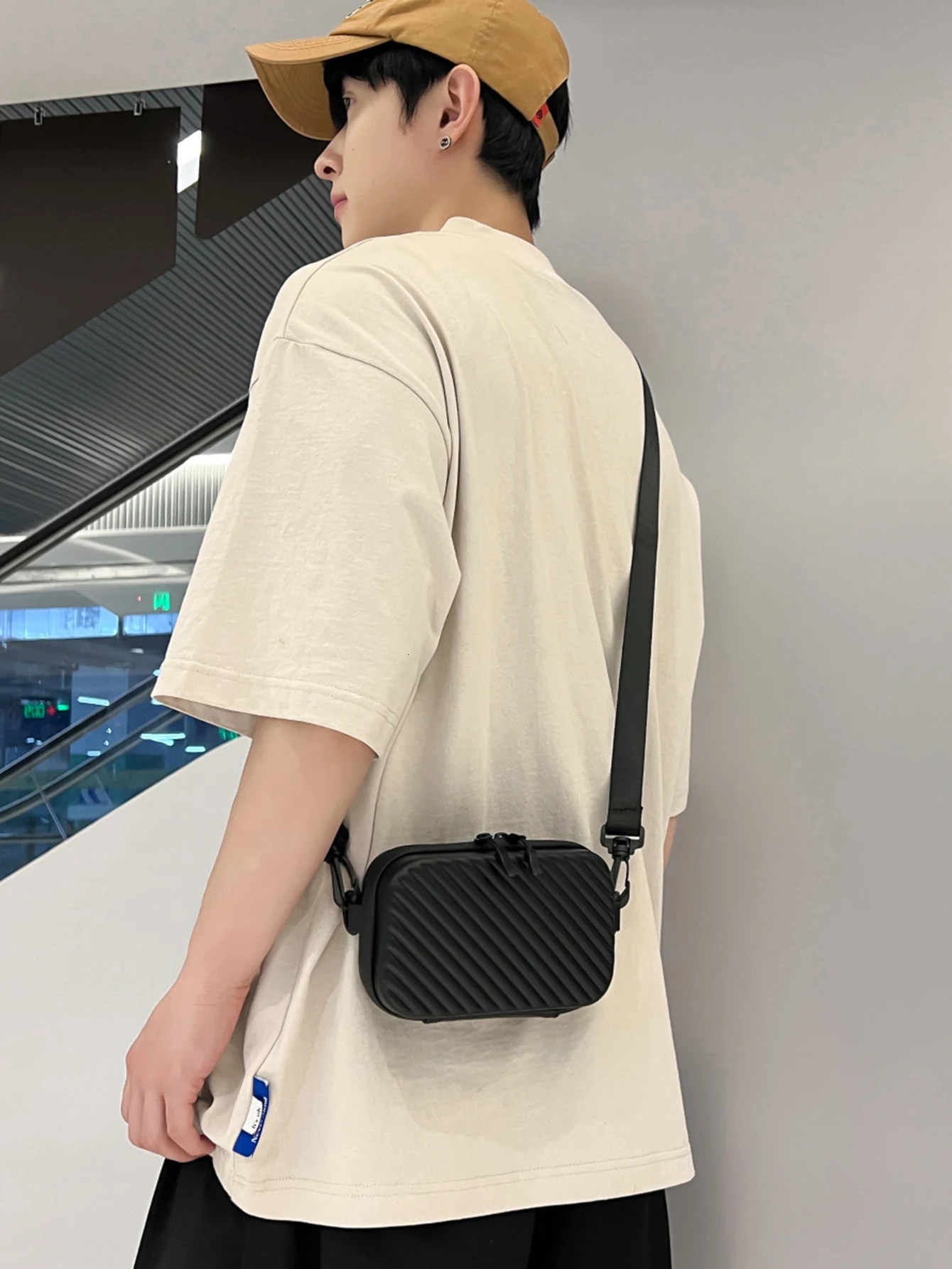 Simple Lightweight Box Bag Unisex Trendy Diagonal Striped Shoulder Bag Soft PU Leather Pressed Shell Mens Messenger Bag 250530
