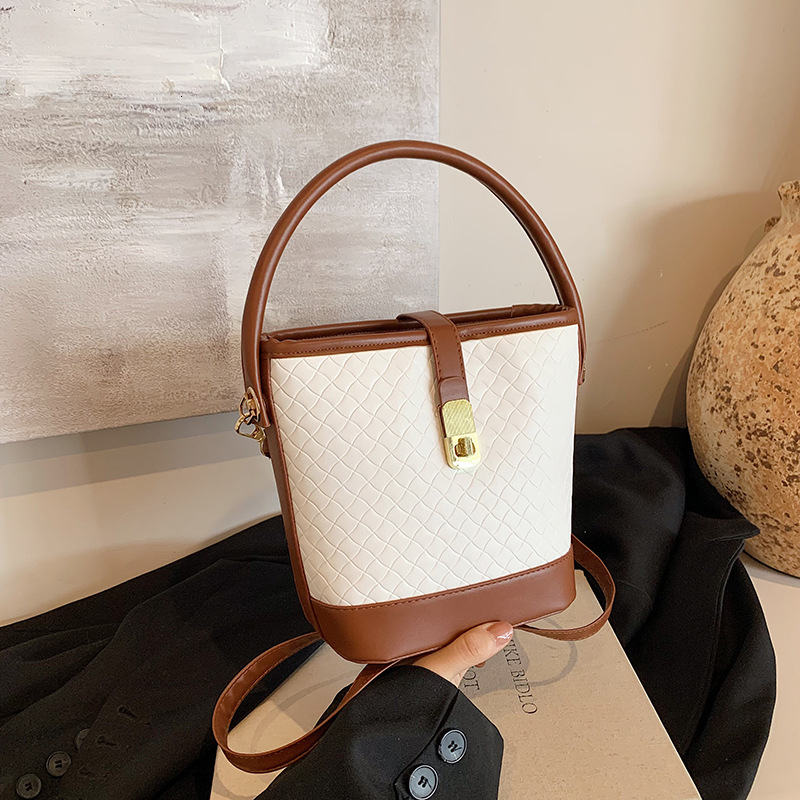 Free Shipping Designer This Years Popular Niche Bags Womens Handbags Fashionable And High-end Sense Womens Versatile Single Shoulder Crossbody Bucket 