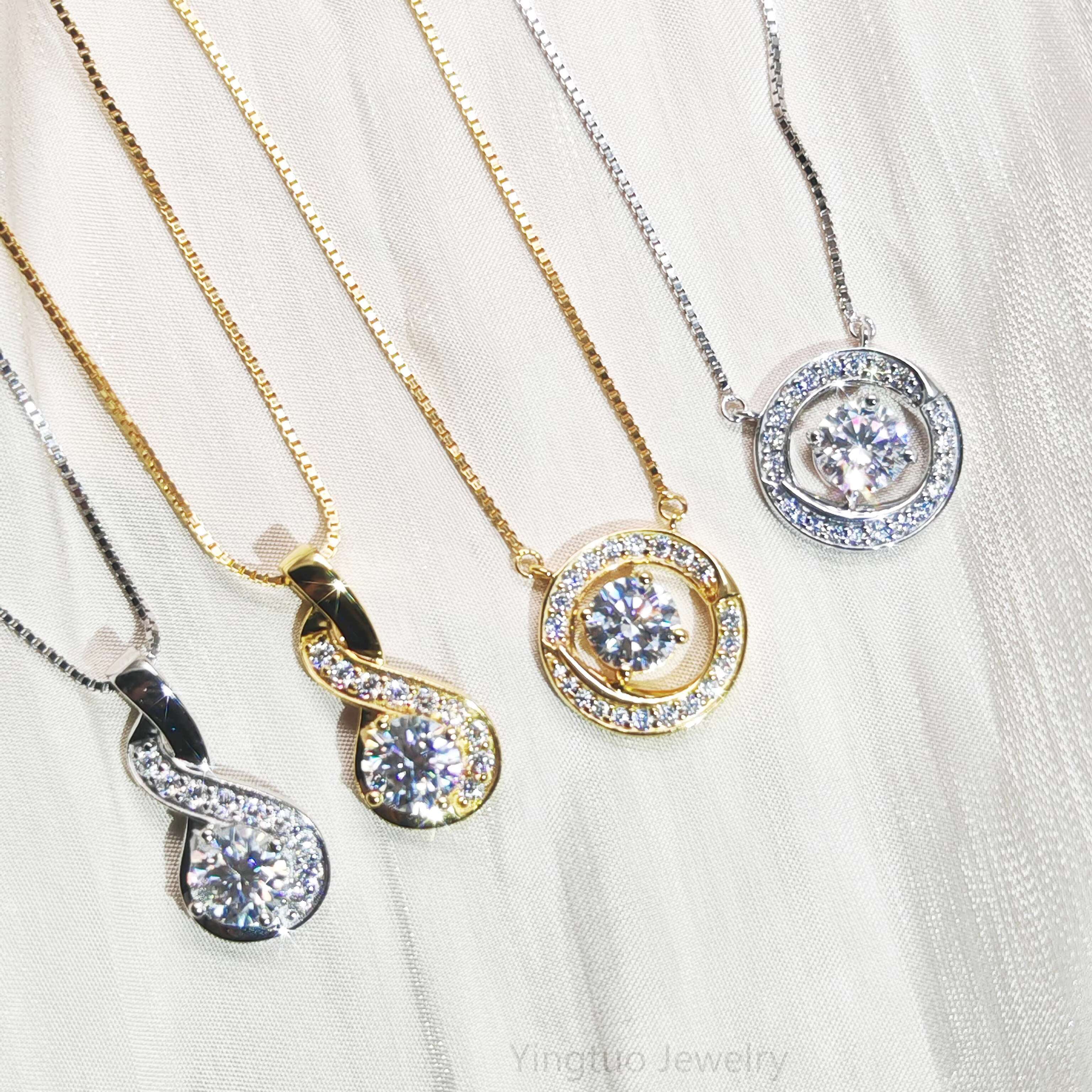 Hot Selling 925 Silver Solitaire VVS Moissanite Jewelry Diamond Stud Earrings and Necklacewith GRA Certification Women