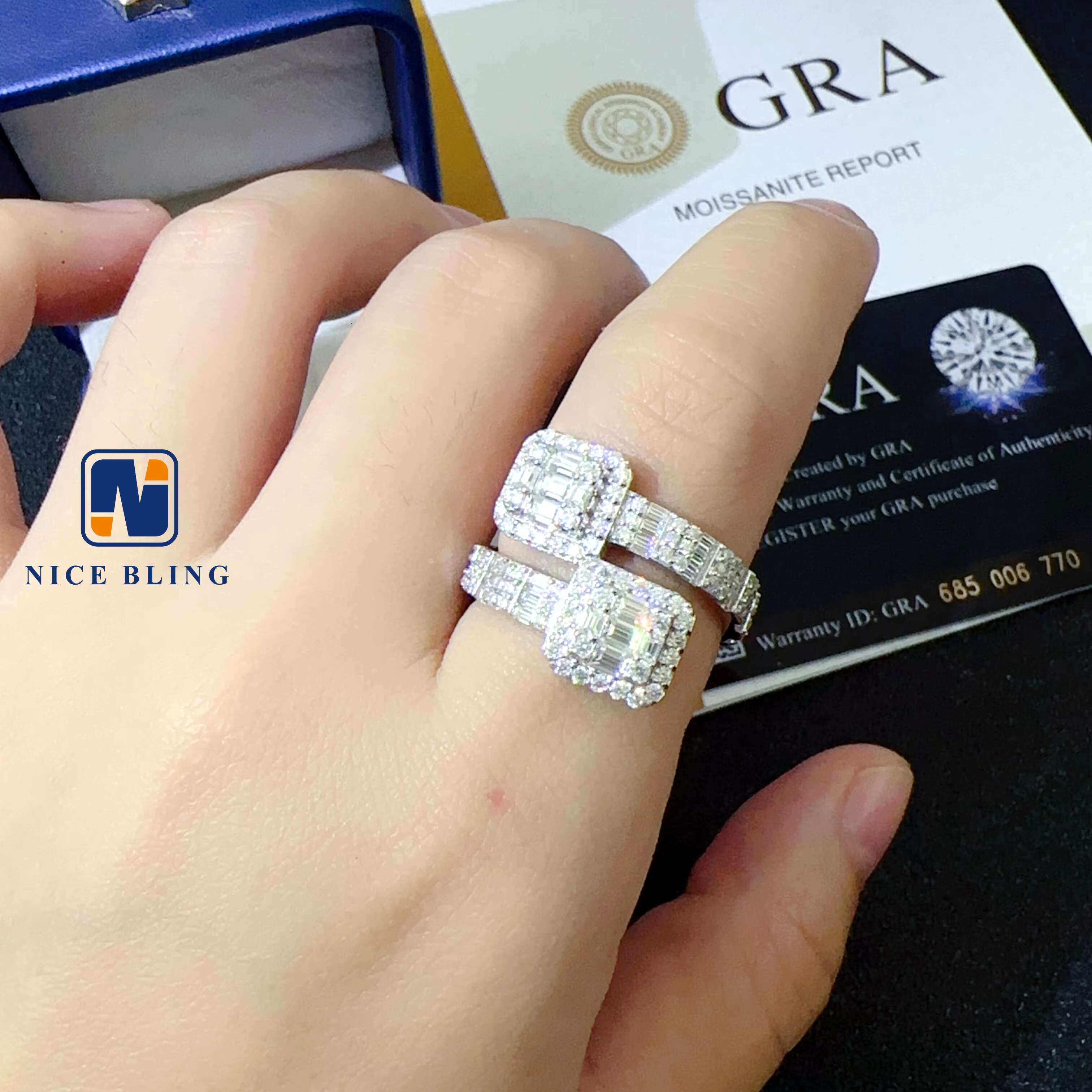 Anti Stress Moissanite Diamond Rings 925 Sterling Silver Vvs baguette Cut Diamond Rings for Men and Women