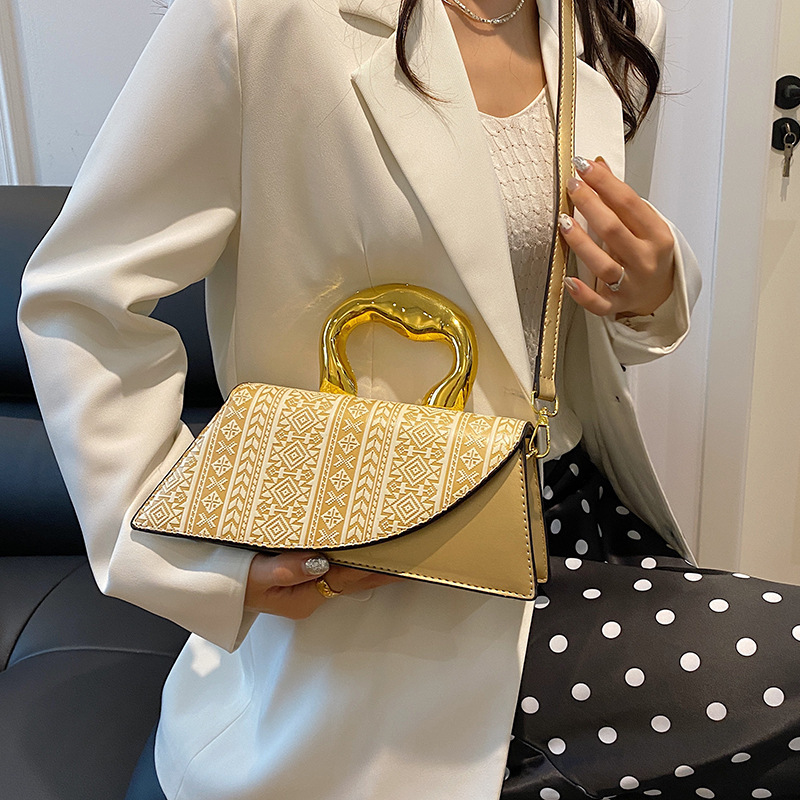 Ethnic Wind Pressure Flower Niche Designer Handbag New Personalized Trend European Retro Single Shoulder Crossbody Bag Women's Bag Makeup Bag Fre