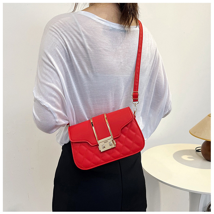 Free Shipping Designers New Fashionable Diamond Grid Embroidered Thread Armpit Bag Women's Trendy Casual Small Square Bag Commuting Single Should