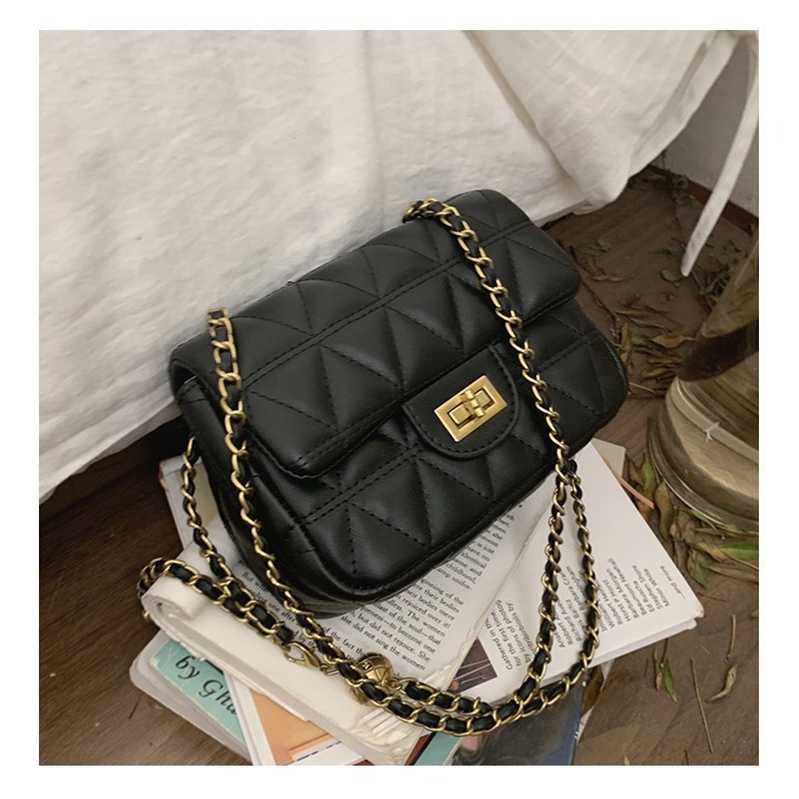 designer Versatile Trendy Ins Style Crossbody Bag for Women Fashion Quilted Chain Niche High-end Single Shoulder Crossbody Small Square Bag