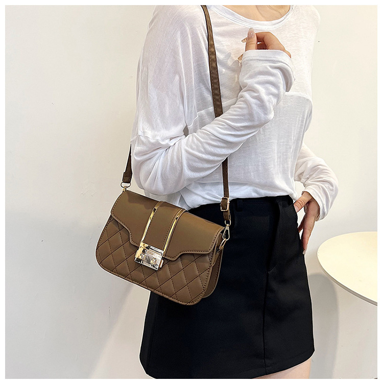 Free Shipping Designers New Fashionable Diamond Grid Embroidered Thread Armpit Bag Women's Trendy Casual Small Square Bag Commuting Single Should