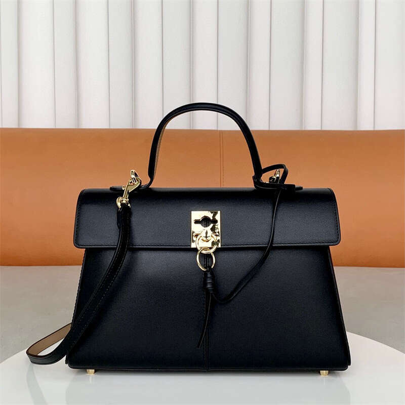 CAF Hong Kong Niche Design New Cowhide Briefcase Women s Shoulder Crossbody Handbag Small Square Bag