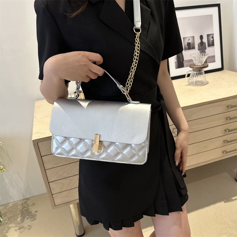 Personalized And Beautiful Embroidered Thread Handbag Texture Grid Designer Small Square Bag New High End Underarm Single Shoulder Cross Shoulder Wome
