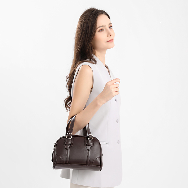 designer High-Quality Texture Bag for Women 2025 New Korean Style Retro Handbag Niche Girl Versatile Shoulder Crossbody Bag