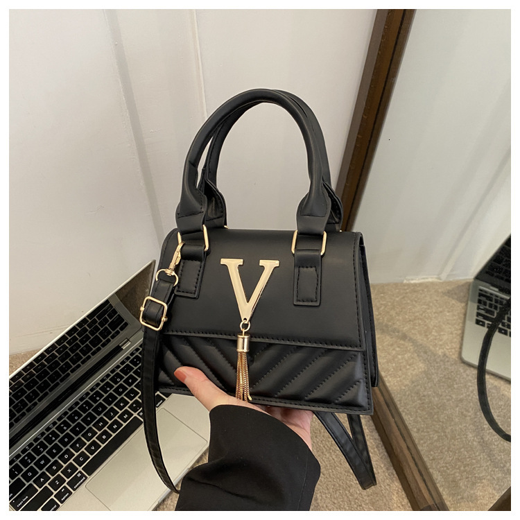 Free shipping designer bag Bag for women 2024 new high-end fashion single shoulder trendy commuting diagonal cross small square bag