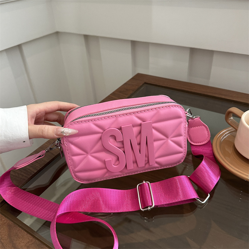 Fashionable Indentation Letter Commuting Bag Wide Shoulder Strap Fashionable Handbag Printed Personalized Designer Shoulder Bag Feminine Crossbody Bag