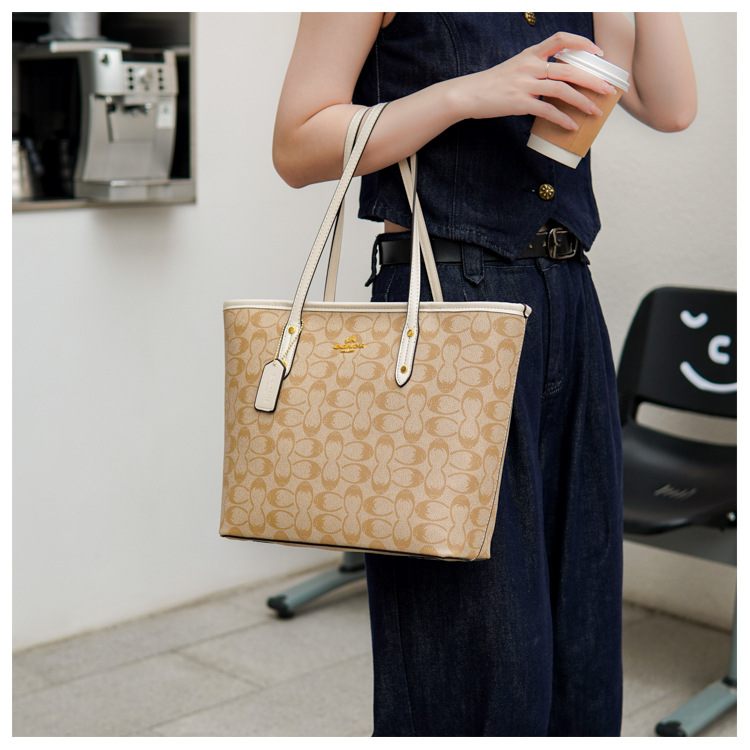 New Handheld Large Capacity Tote One Shoulder Versatile Fashion Printed Shopping Style Women's Travel Bag