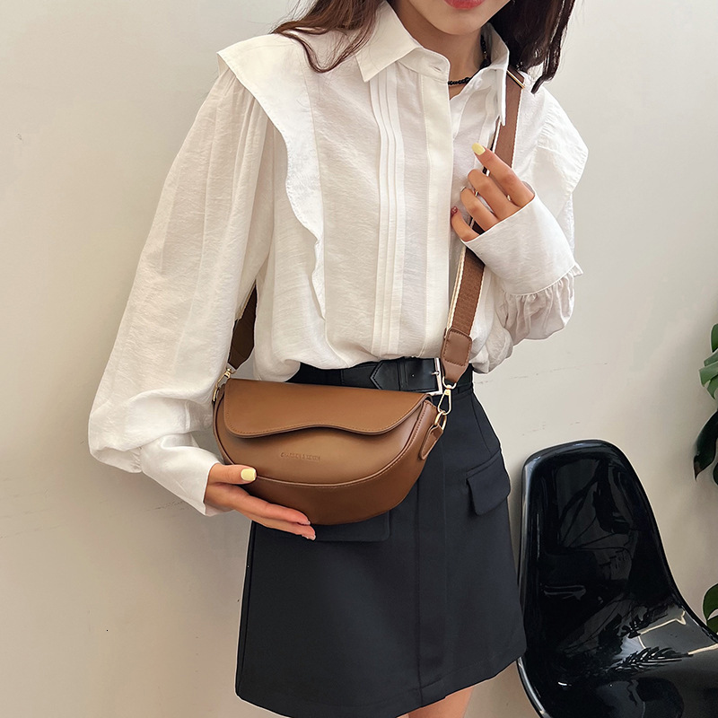 Free Shipping Designer Trendy Retro Versatile Crossbody Bag Texture Small Bag Womens Fashion Single Shoulder Armpit Saddle Bag