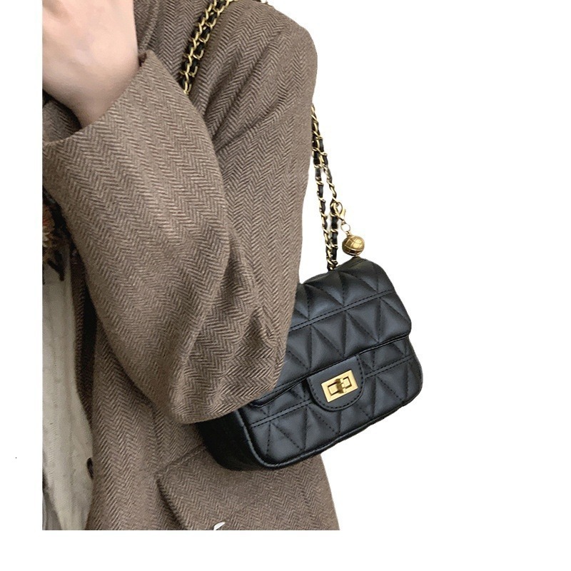 designer Versatile Trendy Ins Style Crossbody Bag for Women Fashion Quilted Chain Niche High-end Single Shoulder Crossbody Small Square Bag