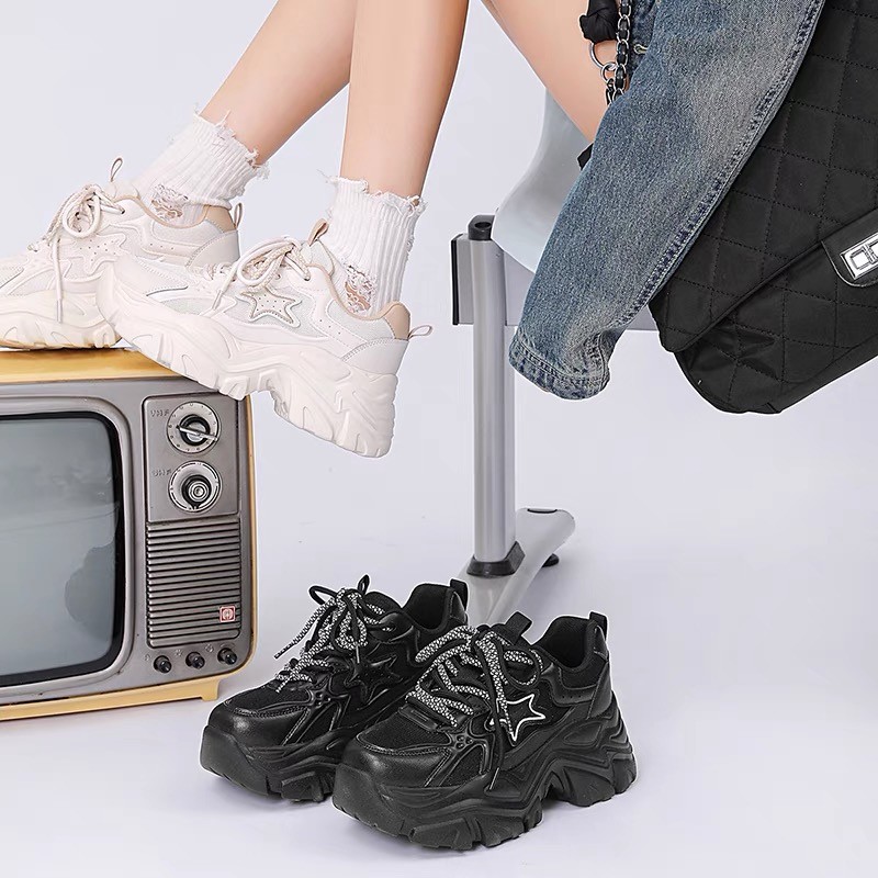 Women's Casual Sports Shoes Spring New Style Thick Bottom Versatile Leisure Sports Shoes Black Samurai Dad Shoes Fashion Chunky Sneakers Zapatos 