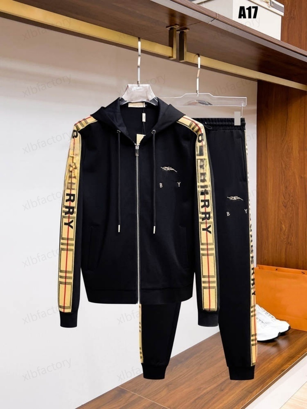 Luxury designer hoodie Tracksuit Causal Men Women Suits Fleece Sweatsuits Sport Autumn Winter Pollover Fashion hoodies Jogger sweatpants Sportwear