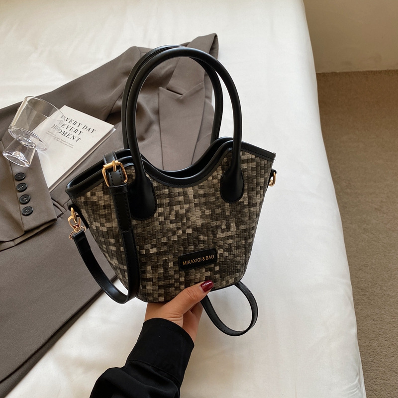 Handbag Shopping Bag Fashion Bucket Bag For Women Korean Style Simple Shoulder Bag Designer Summer Niche Trend Free Shipping Versatile Design Crossbod